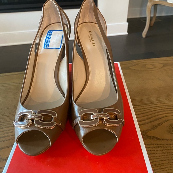 Coach 1941 Tan Larchmont Sheep Napa Ginger 9m Wedges - Picture 2 of 5